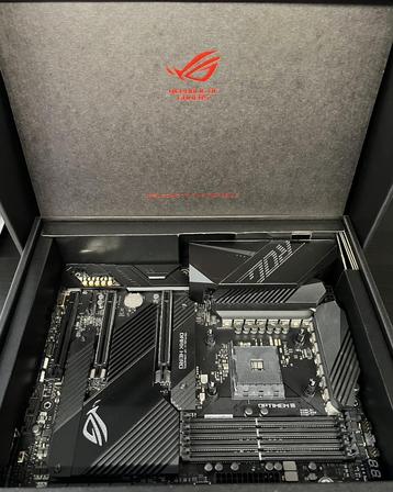 ASUS ROG Crosshair VIII Dark Hero WiFi 6 | AM4/X570 beschikbaar voor biedingen