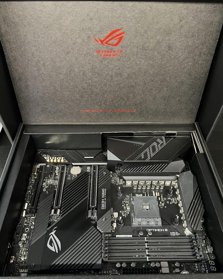 ASUS ROG Crosshair VIII Dark Hero WiFi 6 | AM4/X570, Computers en Software, Moederborden, Zo goed als nieuw, AMD, DDR4, Ophalen