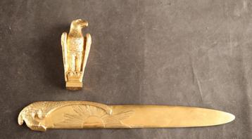 Grote bronzen lakzegel met briefopener beschikbaar voor biedingen