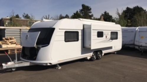 Tabbert Celinni 750 Slide-Out, Caravans en Kamperen, Caravans, Particulier, tot en met 4, 2000 kg en meer, Rondzit, Tabbert, Dwarsbed