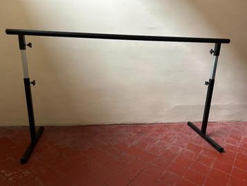 Ballet barre - adjustable bar for dance exercises disponible aux enchères