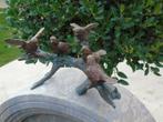 beeld van een vogel (5) in brons op een gepatineerde tak..., Tuin en Terras, Tuinwanddecoratie, Ophalen, Nieuw