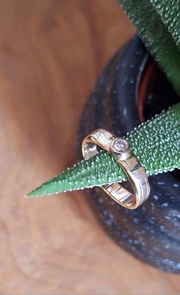 Pracht 14 karaat gouden tri-color damesring met diamant😍 beschikbaar voor biedingen