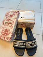 Pantoufle Dior Day - sandales, Vêtements | Femmes, Chaussures, Enlèvement ou Envoi
