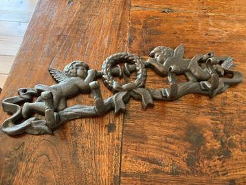 Kapstok brocante met engeltjes beschikbaar voor biedingen