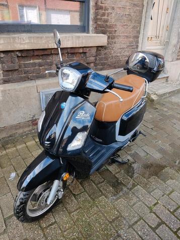 Scooter Ride Classique 125 – 2014 – Seulement 8 283 km, Enlèvement ou Envoi, Comme neuf
