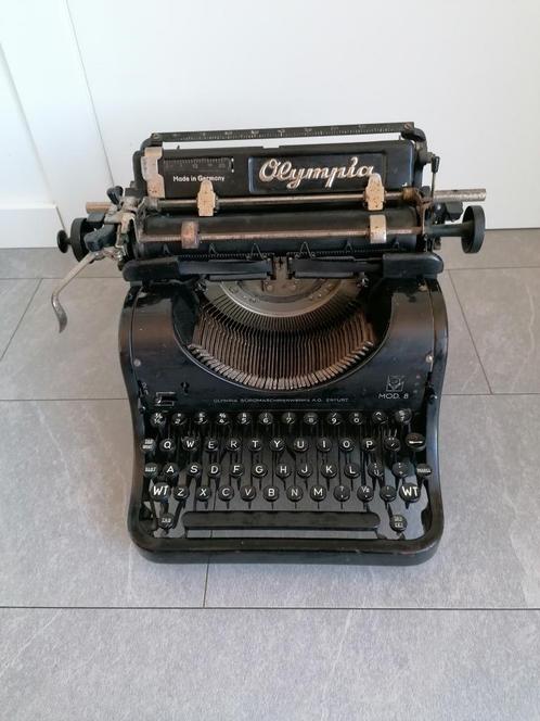 Machine à écrire Olympia modèle 8 - Allemagne '30, Antiquités & Art, Antiquités | Bureau & Affaires, Enlèvement