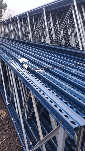 lot de rack a palette mecalux      mezzanine cantilever  beschikbaar voor biedingen