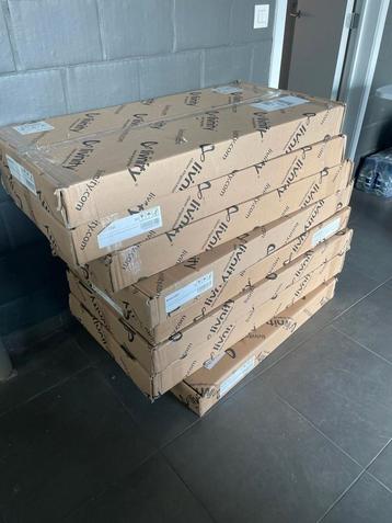 Nieuwe dressingkast beschikbaar voor biedingen