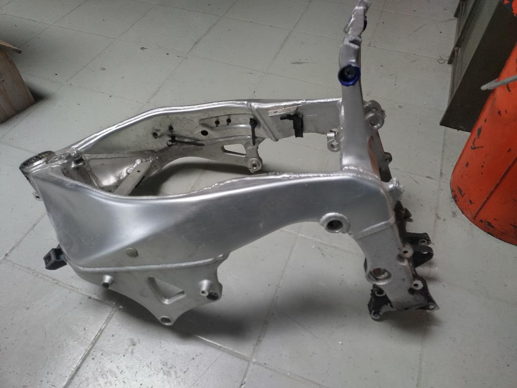 yamaha r1 van 2001 set papieren met kapot frame, Ophalen of Verzenden, Gebruikt