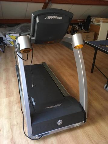 Life Fitness T5-5 loopband – Professioneel toestel beschikbaar voor biedingen