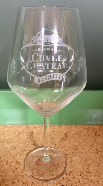 kelkglas kasteelbier beschikbaar voor biedingen