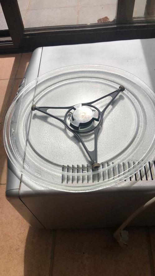 Plateau tournant micro-onde 30 cm avec axes, Elektronische apparatuur, Microgolfovens, Zo goed als nieuw, Ophalen of Verzenden