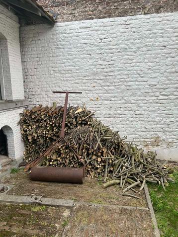 Brandhout beschikbaar voor biedingen