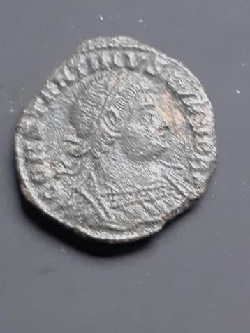 Munten - Romeins - Constantius -Gloria Exercitus -brons 17mm beschikbaar voor biedingen