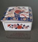 Boîte à bibelots Imari (Arita) en porcelaine., Antiquités & Art, Enlèvement ou Envoi