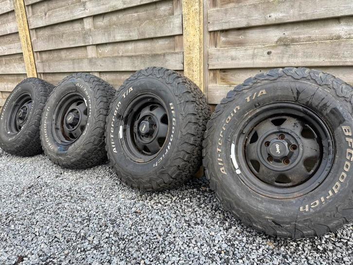 Originele wrangler yj Velgen + all terrain banden, Auto-onderdelen, Banden en Velgen, Band(en), All Season, Ophalen