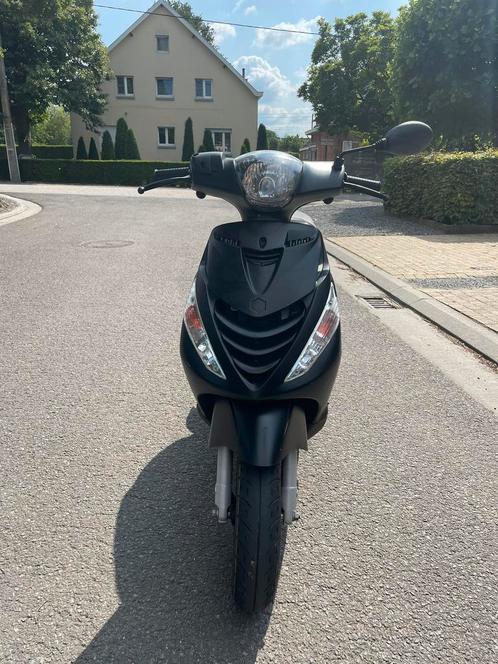 Zip piggio perfect staat 50cc, Fietsen en Brommers, Scooters | Piaggio, Zo goed als nieuw, Zip, Klasse B (45 km/u), Benzine, Ophalen