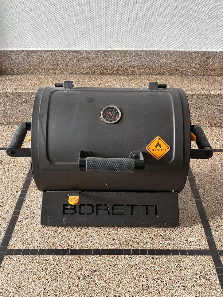 Boretti - Terzo Houtskool Barbecue - compact - zwart, Tuin en Terras, Houtskoolbarbecues, Zo goed als nieuw, Ophalen
