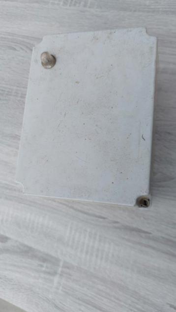 Elektra aansluitdoos beschikbaar voor biedingen