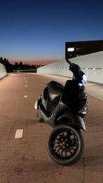 Zip 70cc b klasse, Fietsen en Brommers, Ophalen, Zo goed als nieuw