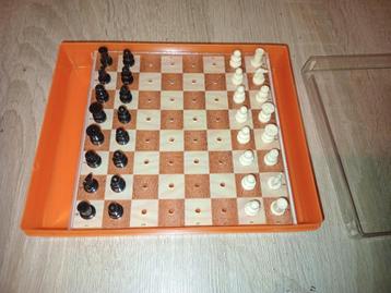 Schaakspellen voor op reis van 15 cm/15 cm beschikbaar voor biedingen