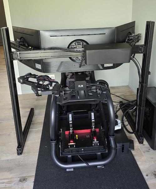 Sim Racing Rig (nieuwstaat- 4 maand oud), Games en Spelcomputers, Spelcomputers | Overige, Nieuw, Ophalen