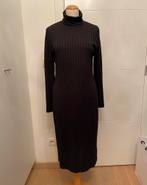 Robe noire, Taille 38/40 (M), Enlèvement ou Envoi, Comme neuf, Sous le genou
