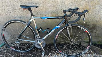 Magnifique vélo de route/vélo de course Gitane taille 52,5