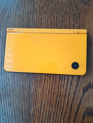 Nintendo DSI XL geel/zwarte console zonder stylus en zonder 