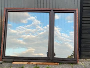 Meranti raam met dubbel isolerend glas 