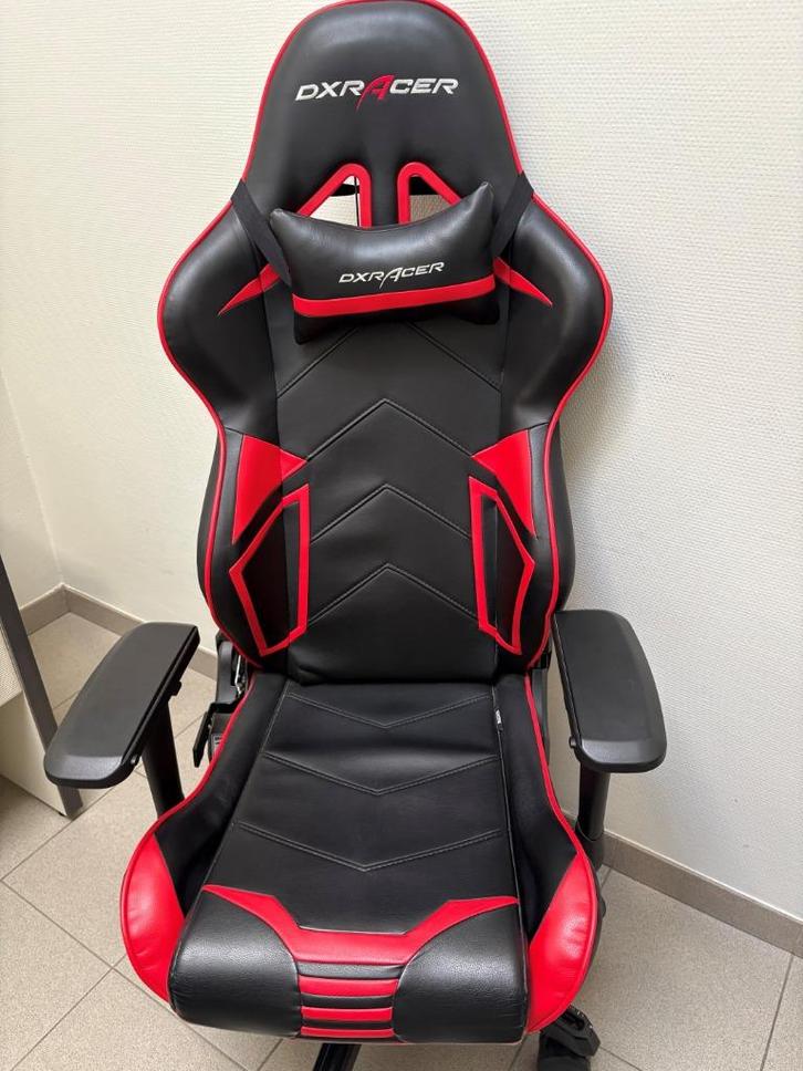DXRacer RACING PRO Gaming Chair Zwart/Rood, Huis en Inrichting, Bureaustoelen, Gebruikt, Bureaustoel, Zwart, Ergonomisch, Gaming bureaustoel