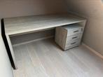 Bureau en très bon état. 3 tiroirs. Gris. 75€, Maison & Meubles, Enlèvement, Comme neuf, Bureau