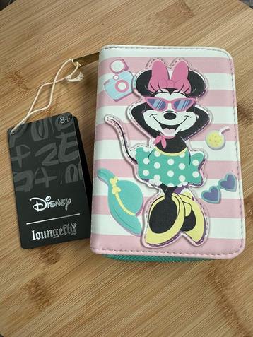 Loungefly Minnie summer holiday beschikbaar voor biedingen