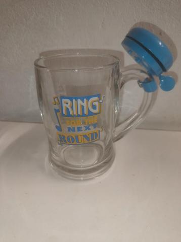 Bierglas met fietsbel beschikbaar voor biedingen