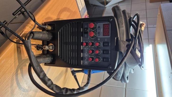 Draagbare TIG laspost, Doe-het-zelf en Bouw, Gereedschap | Lasapparaten, Zo goed als nieuw, Tig, 150 tot 250 ampère, Ophalen