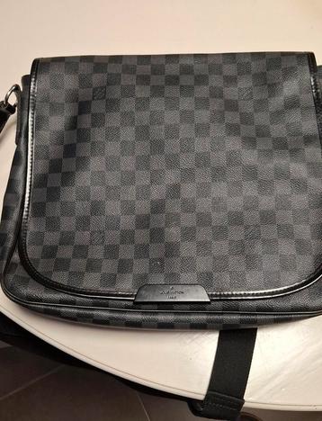 Louis Vuitton Messenger bag als nieuw beschikbaar voor biedingen