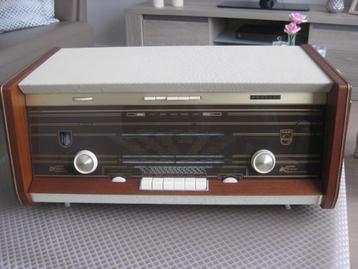 Vintage Phillips B6X12A stereo buizenradio uit 1961