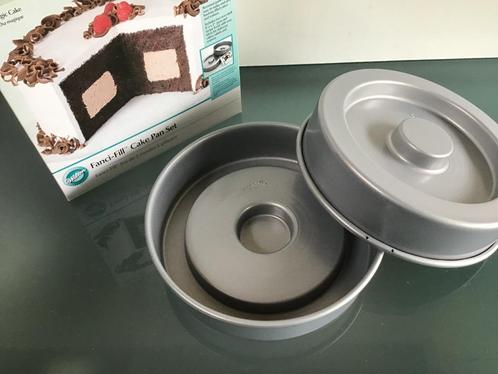 Gratis Verzenden | Wilton Fanci-Fill Cake Pan Set- Nieuw!, Hobby en Vrije tijd, Taarten en Cupcakes maken, Nieuw, Bakvorm, Taarten