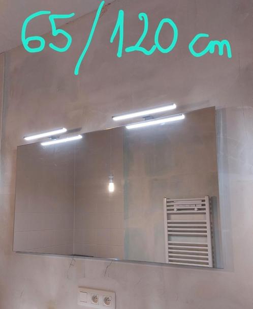 Badkamerspiegel met 2 x ledverlichting., Huis en Inrichting, Badkamer | Badkamermeubels, Nieuw, Ophalen