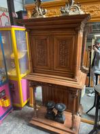 Credenza, Renaissance, in gebeeldhouwd eikenhout, Ophalen