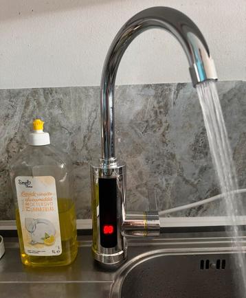 Keukenkraan met ingebouwde boiler beschikbaar voor biedingen