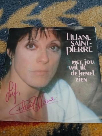 Gesigneerde vinyl single van Liliane Saint-Pierre