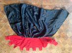 Cape Dracula pour petit. 40cm de hauteur. Usée