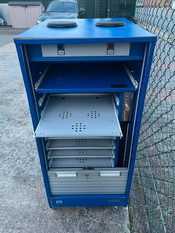 Mobiele gereedschapswagen beschikbaar voor biedingen