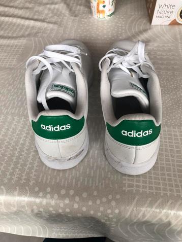 Adidas schoenen beschikbaar voor biedingen