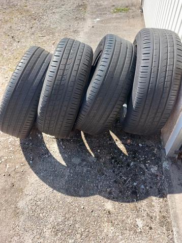 Suv banden. beschikbaar voor biedingen