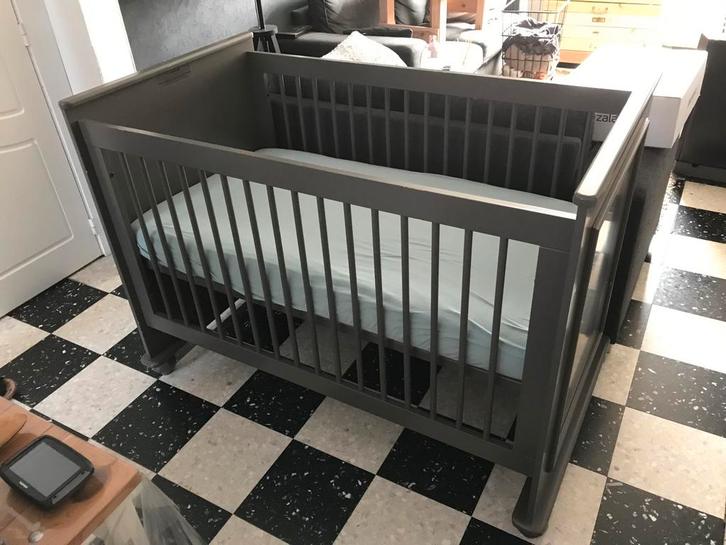 Groot babybed te koop, Kinderen en Baby's, Babywiegjes en Ledikanten, Zo goed als nieuw, Ophalen