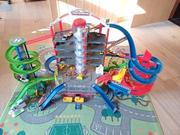 Majorette super city garage in goede staat beschikbaar voor biedingen