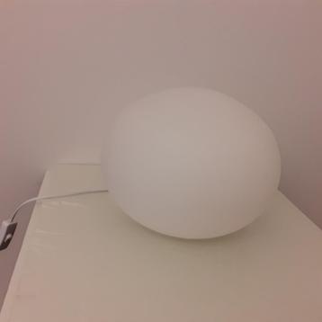 KARE DESIGN Matte glazen tafellamp Prijs: € 15 beschikbaar voor biedingen